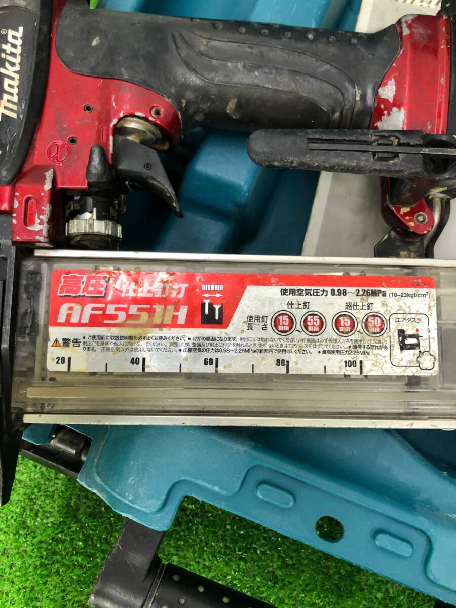中古品】☆makita(マキタ) 高圧仕上釘打 赤 AF551H / ITBW1ZDYOHPG 中古品】☆makita(マキタ) 高圧仕上釘打 赤 AF551H / ITBW1ZDYOHPG