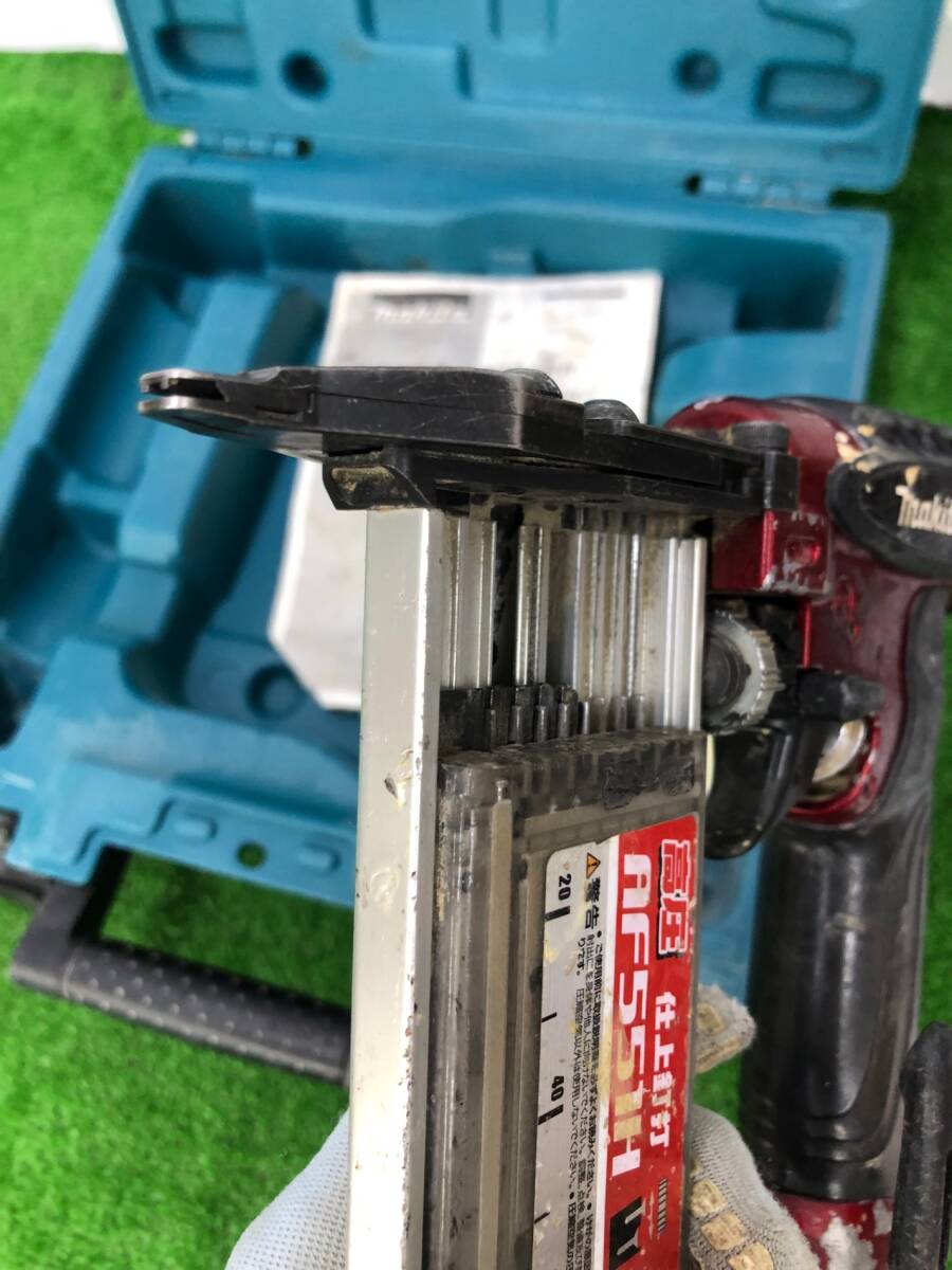 中古品】☆makita(マキタ) 高圧仕上釘打 赤 AF551H / ITBW1ZDYOHPG 中古品】☆makita(マキタ) 高圧仕上釘打 赤 AF551H / ITBW1ZDYOHPG