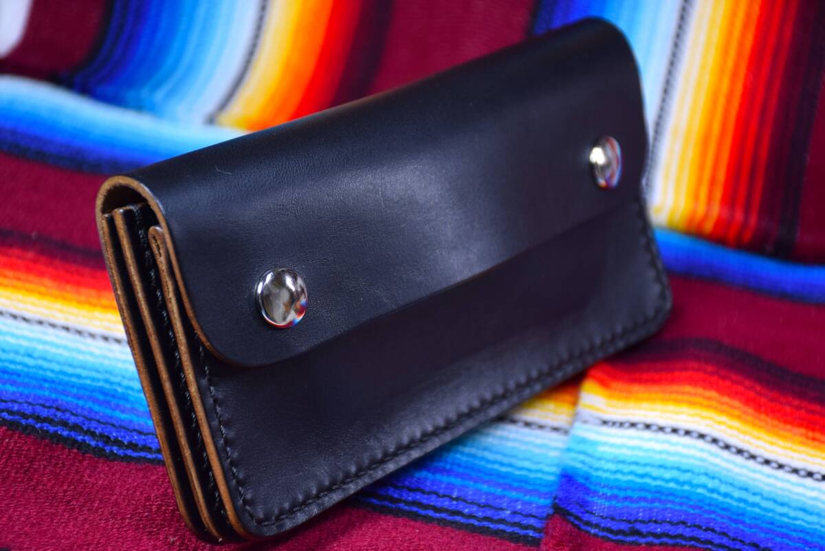 Leather works トラッカーウォレット ホースバット 馬革 黒 茶芯 Leather works トラッカーウォレット ホースバット 馬革 黒 茶芯