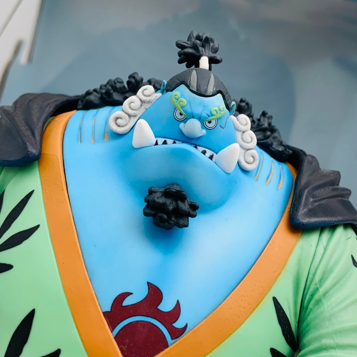 中古品 Figuarts ZERO フィギュアーツ ワンピース ジンベエ 新世界Ver