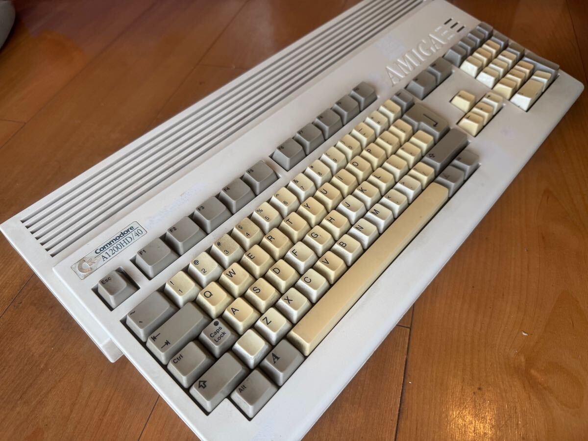 Amiga 1200と電源と謎ドライブ　箱付き