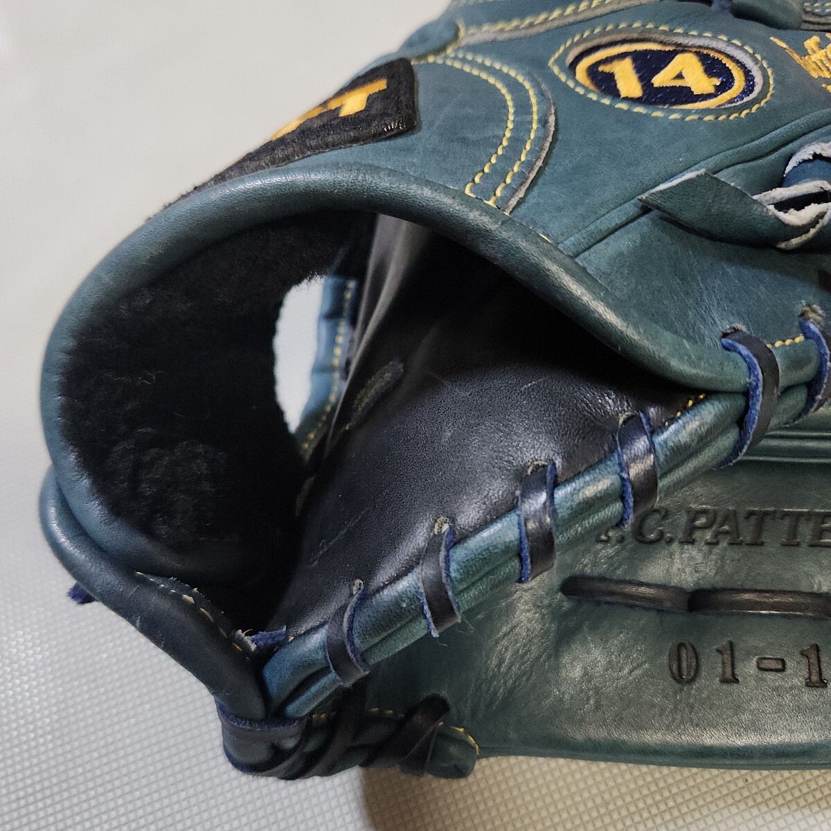 阪神タイガース 32 坪井智哉選手 実使用グラブ 支給品グローブ 阪神タイガース 32 坪井智哉選手 実使用グラブ 支給品グローブ