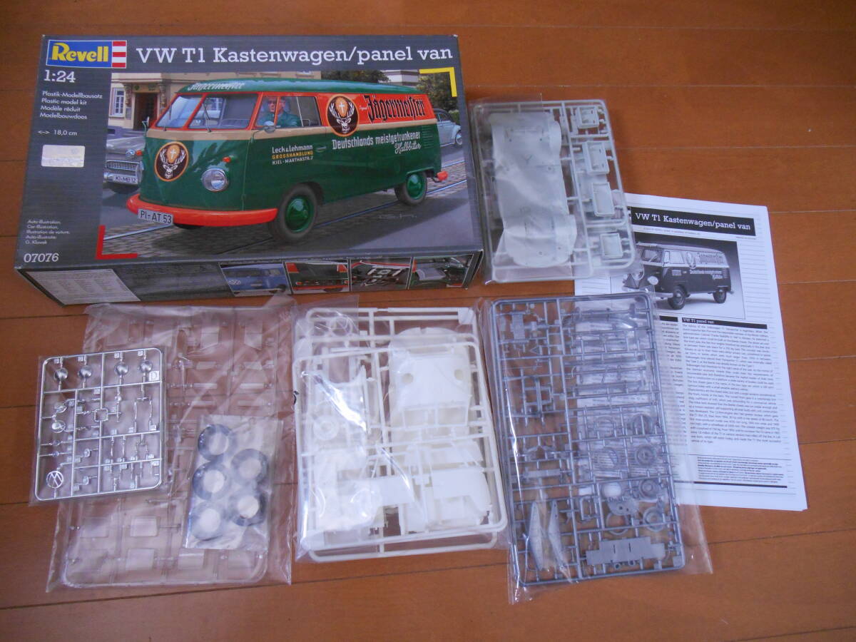 レベル　1/24 VW T1　フォルクスワーゲン　パネルバン