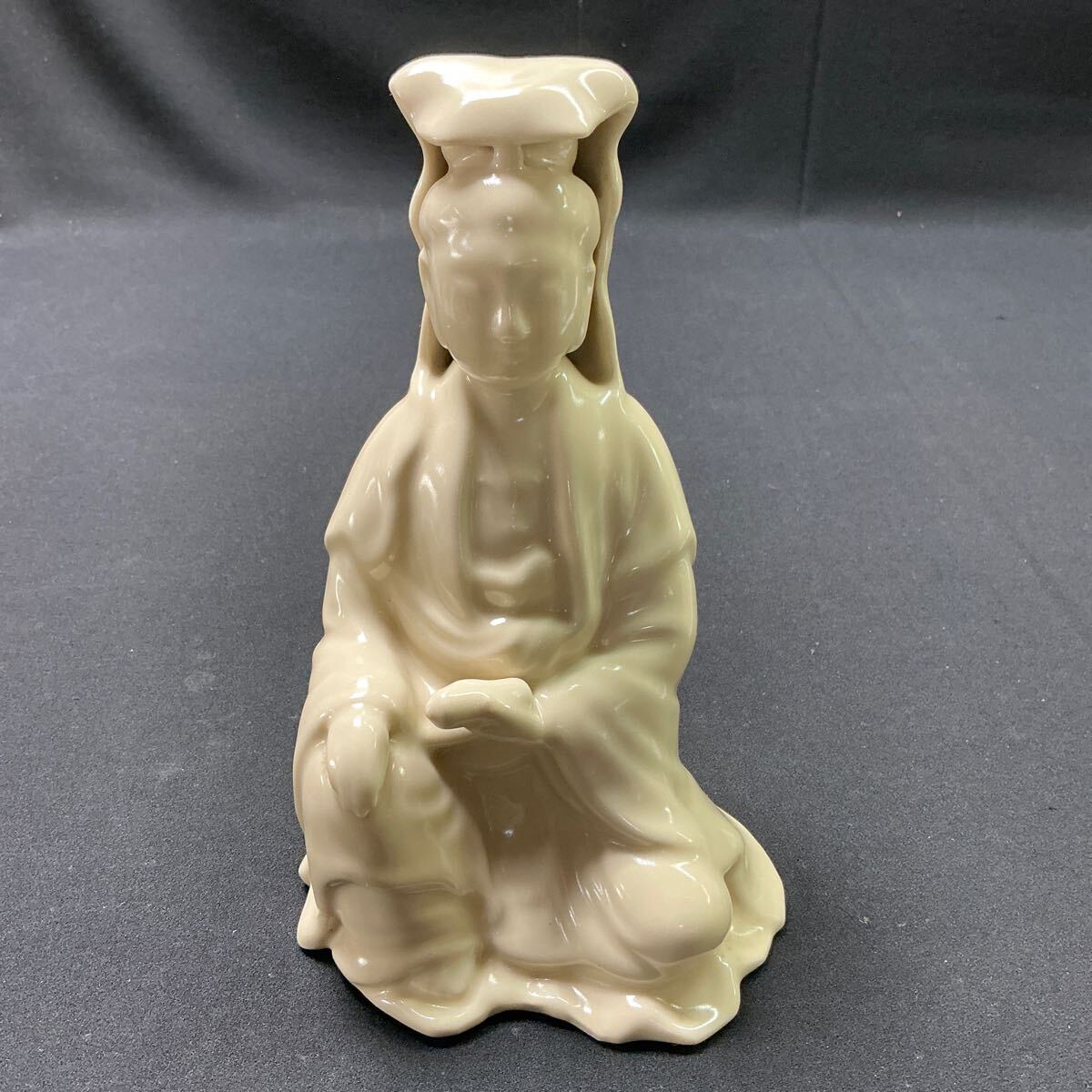 A19】送無 青木木米造 観音菩薩 白磁 坐像 高21cm 置物 中国美術 A19】送無 青木木米造 観音菩薩 白磁 坐像 高21cm 置物 中国美術