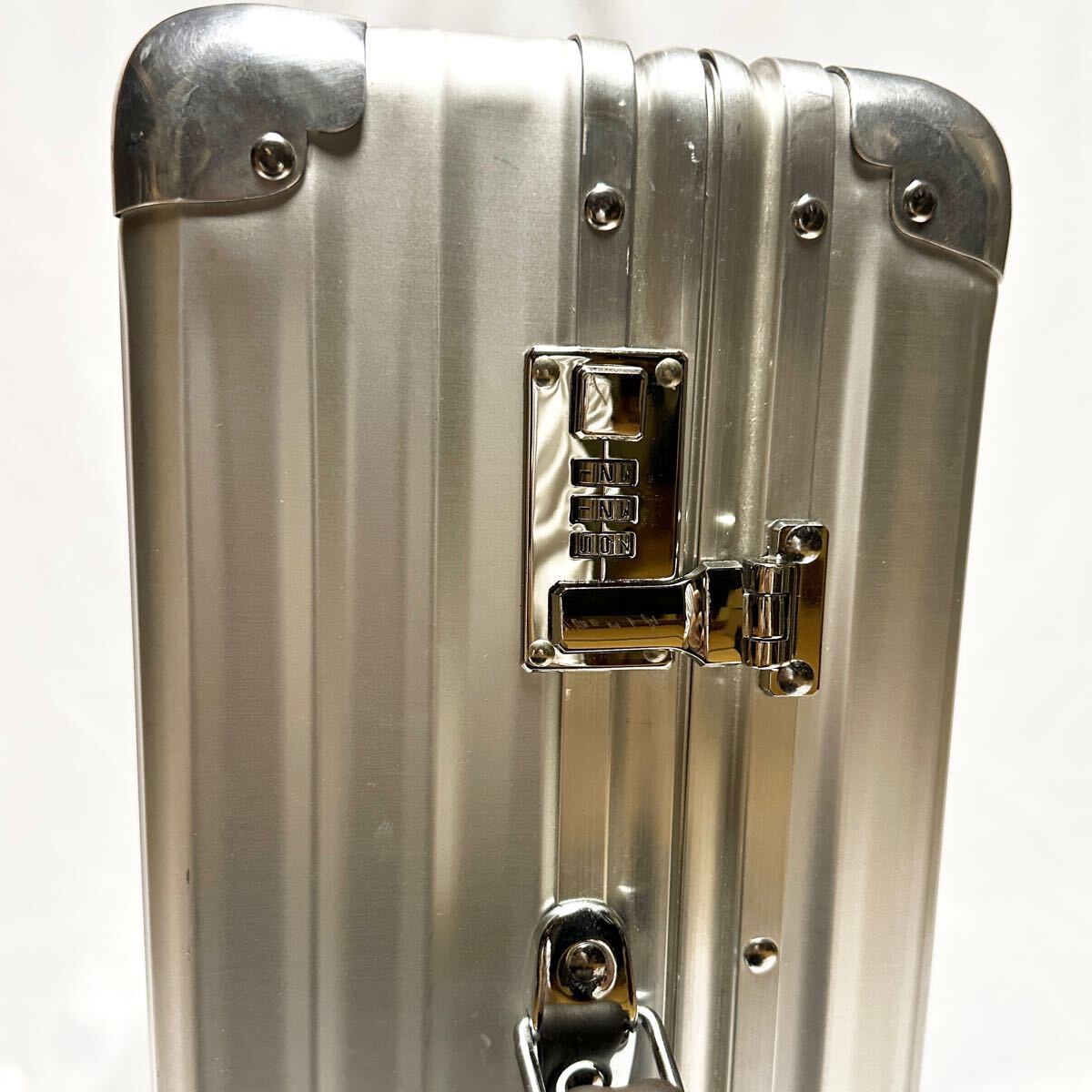 RIMOWA Classic Cabin S Silver Suit Case 33L | eBay RIMOWA Classic Cabin S Silver Suit Case 33L | eBay