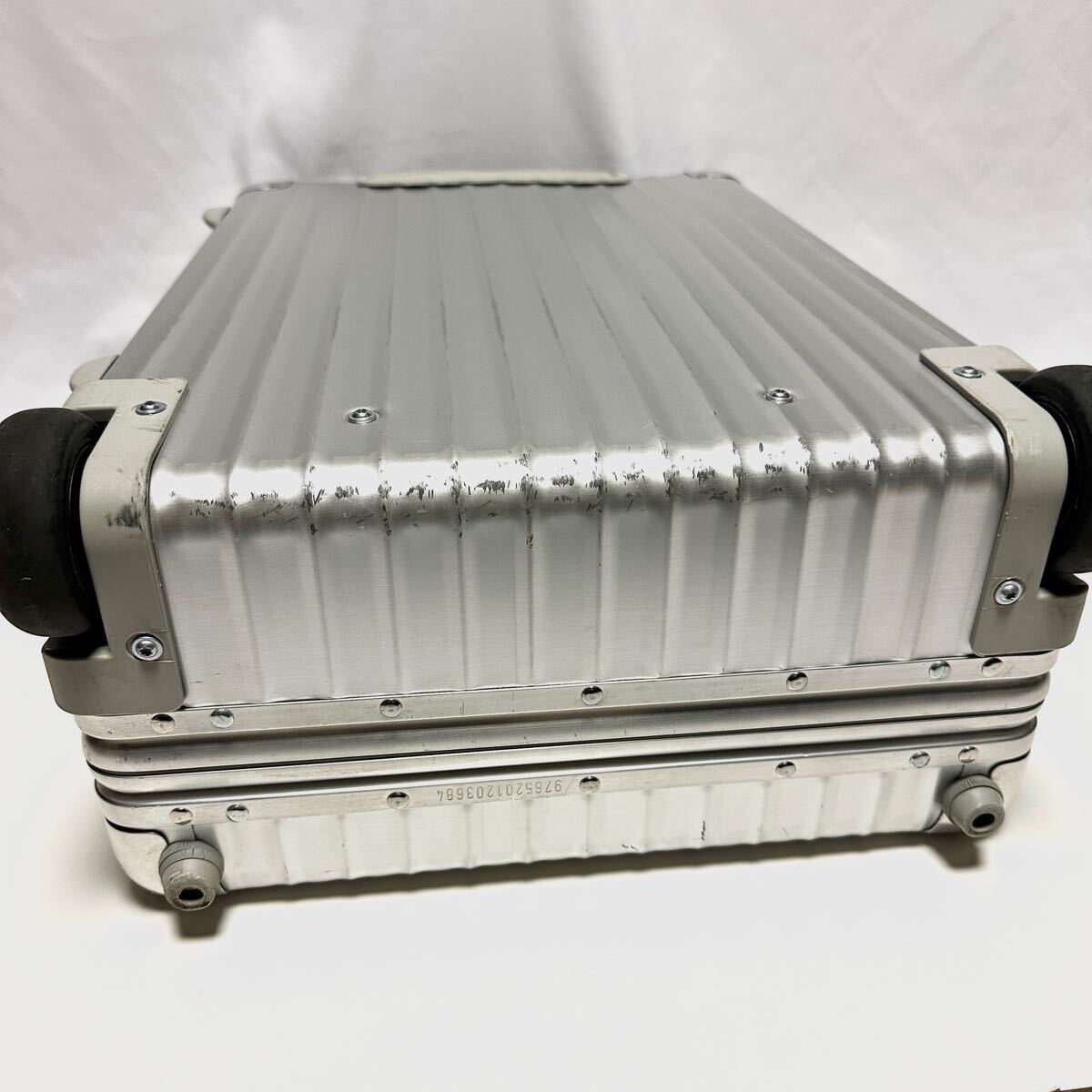 正規品 RIMOWA リモワ Classic Cabin S 33L 機内持ち込み 正規品 RIMOWA リモワ Classic Cabin S 33L 機内持ち込み