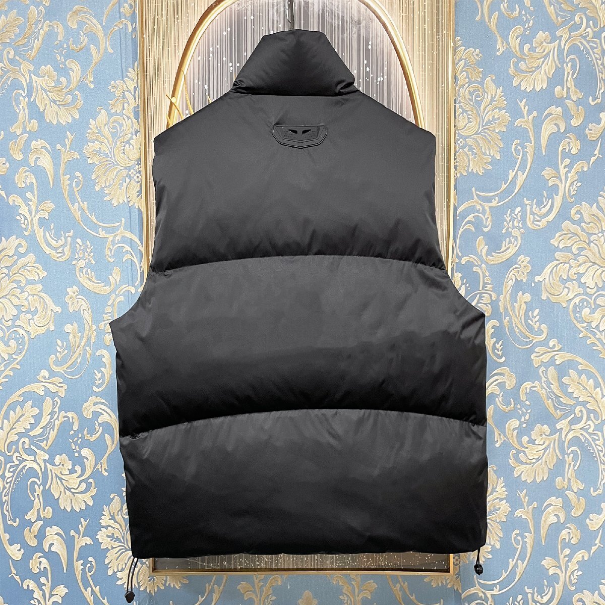 christian milada・ミラノ発・ダウンベスト★ダックダウン90% 定価8万☆christian milada・ミラノ発・ダウンベスト☆ダック