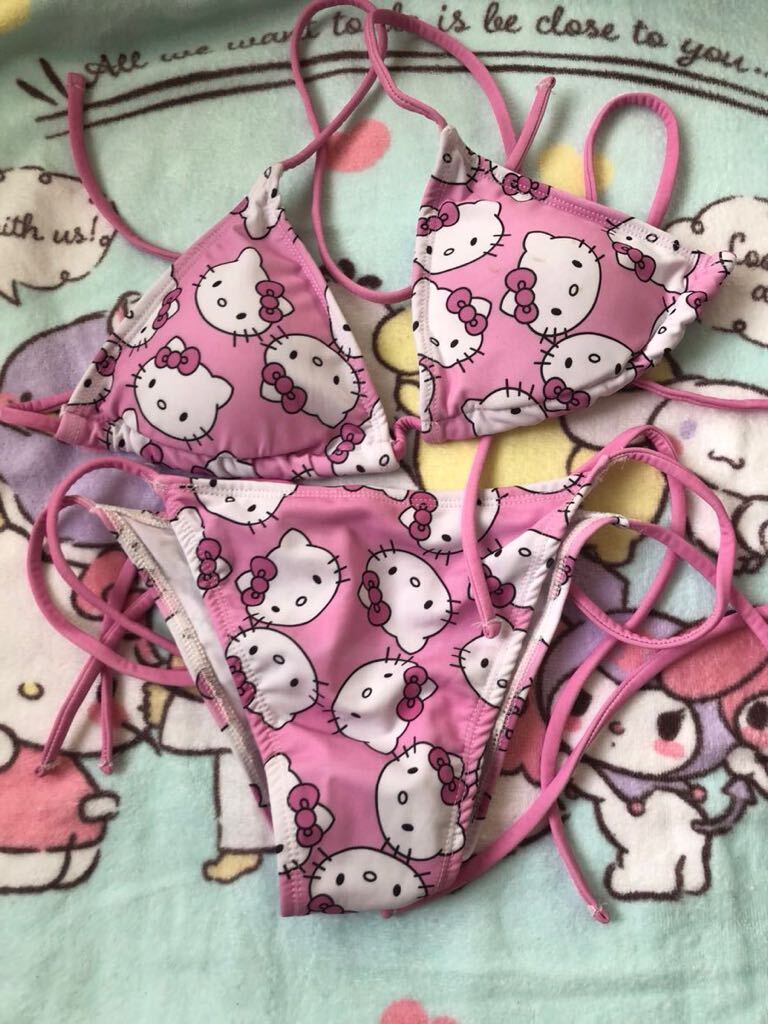 ハローキティ サンリオ　ビキニ水着 　上下セット　ジュニア 　女の子　可愛い N・014