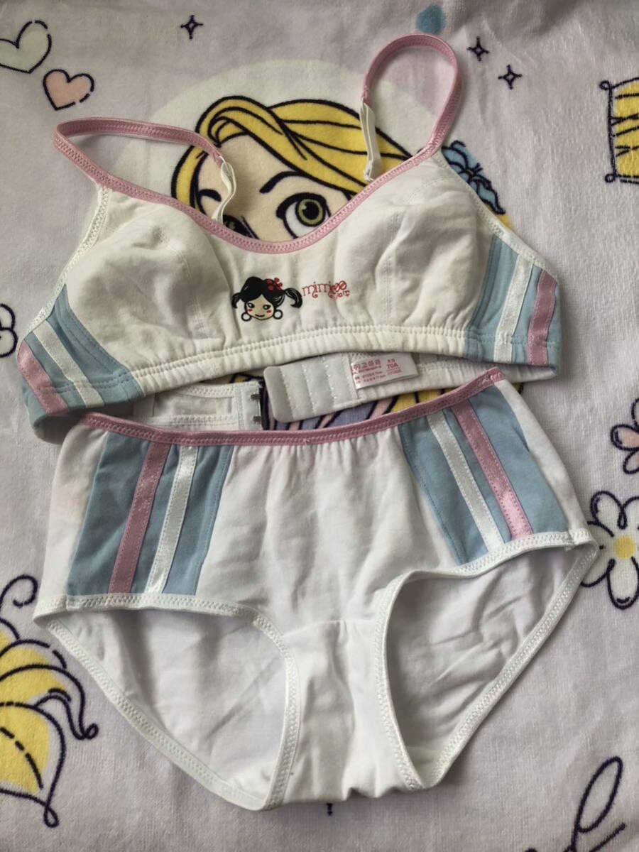 未使用　白系　女の子　ジュニア　ブラジャ・ショーツ　セット　タンス品・6