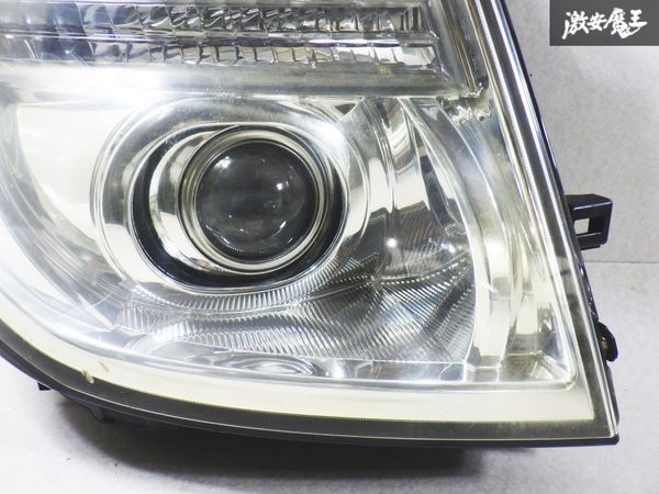 [ лампочка-индикатор OK] Nissan оригинальный CBA-E51 Elgrand поздняя версия HID ксеноновые фары передняя фара правая сторона водительское сиденье KOITO 100-24852 немедленная уплата полки H6
