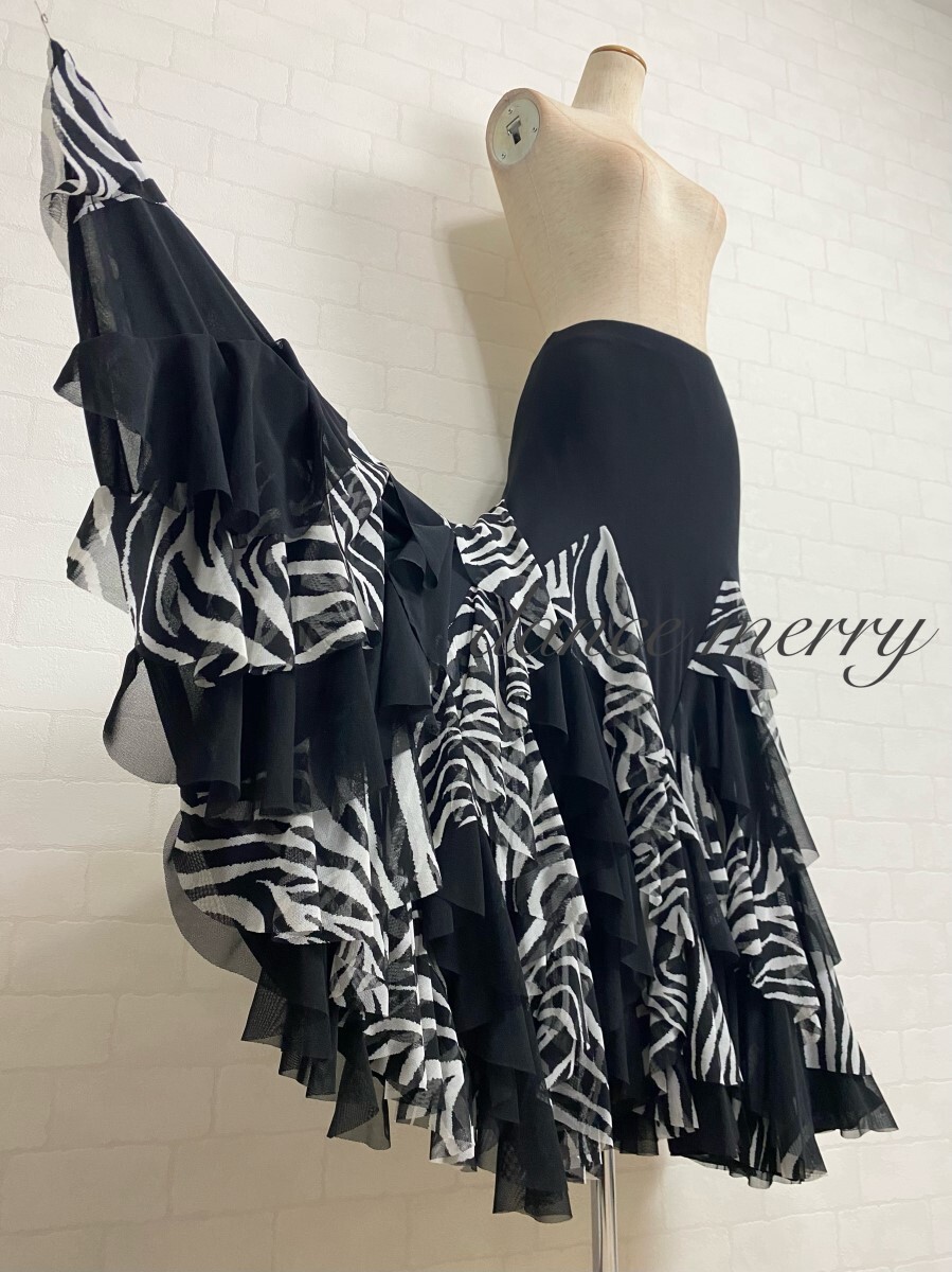 ☆送料無料☆【MERRY】 新品 社交ダンス スカート 黒 白 ゼブラ ☆送料無料☆【MERRY】 新品 社交ダンス スカート 黒 白 ゼブラ