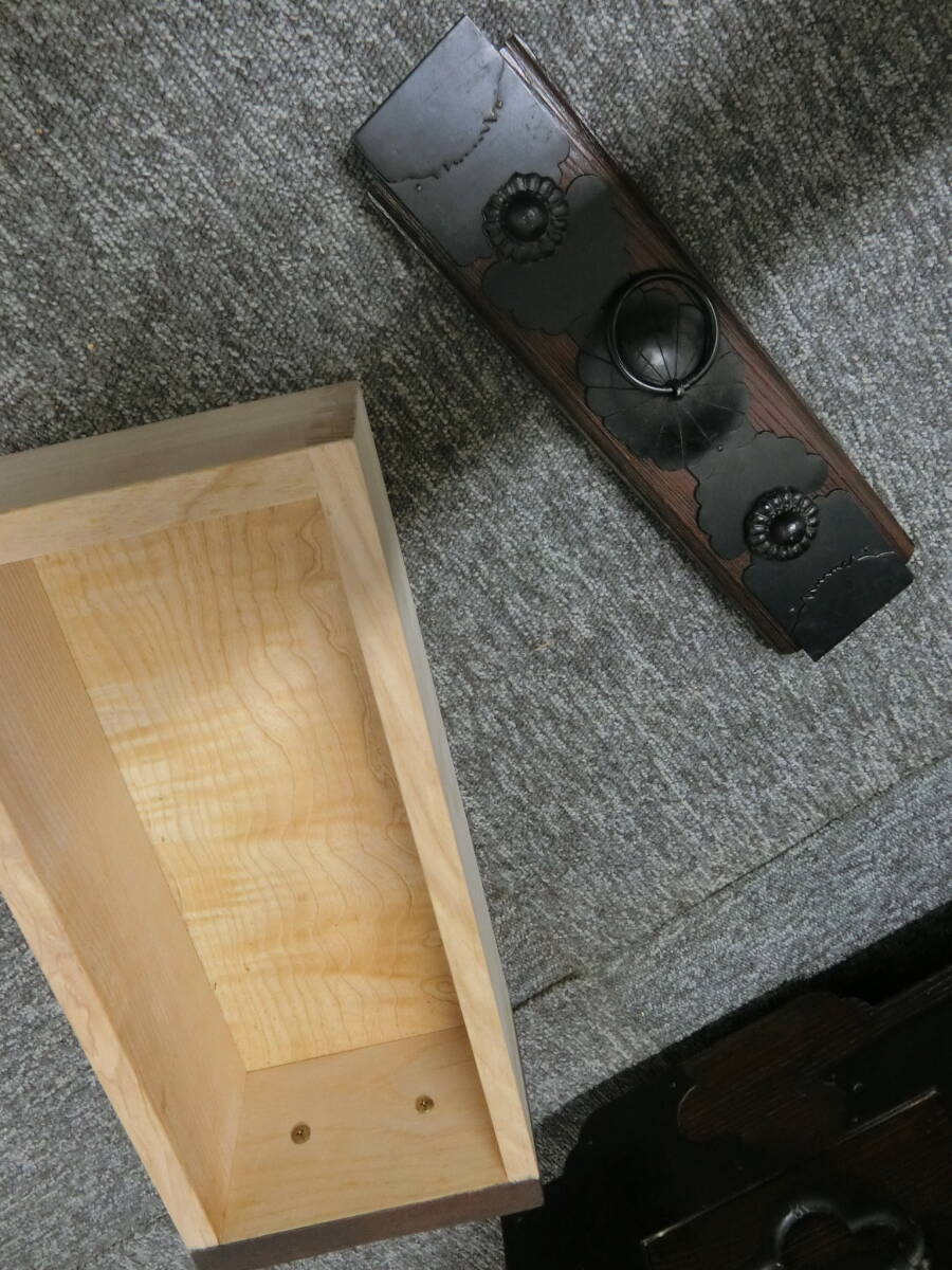 □得々□車箪笥くるまだんす/“うずくり”/閂つき/重厚金具/鍵付き □得々□車箪笥くるまだんす/“うずくり”/閂つき/重厚金具/鍵付き
