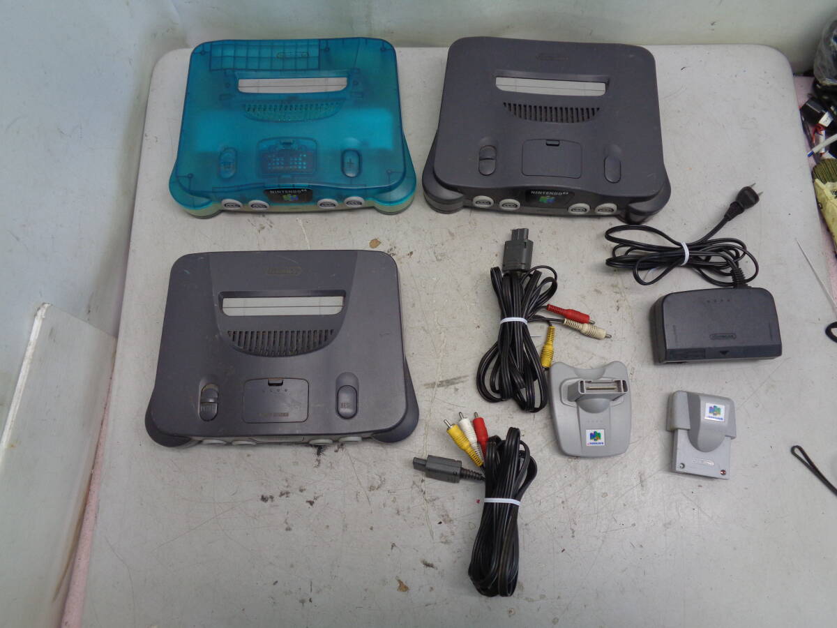 C1818 任天堂 ニンテンドー nintendo 64 3台 / コントローラー15 C1818 任天堂 ニンテンドー nintendo 64 3台 / コントローラー15