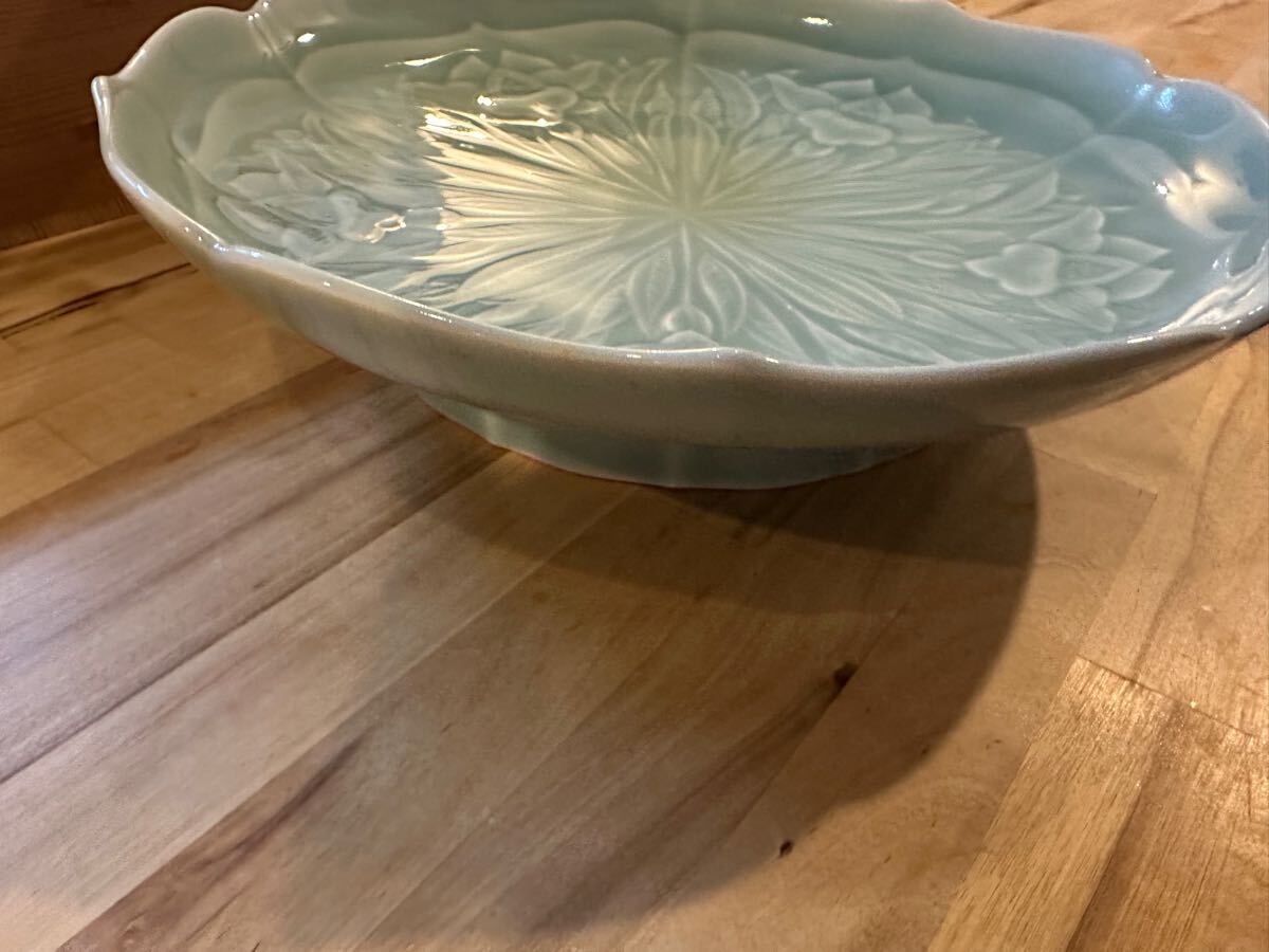色鍋島 鍋島焼 青磁 花文高台皿 和食器 伝統工芸 伊万里焼 色鍋島 鍋島焼 青磁 花文高台皿 和食器 伝統工芸 伊万里焼