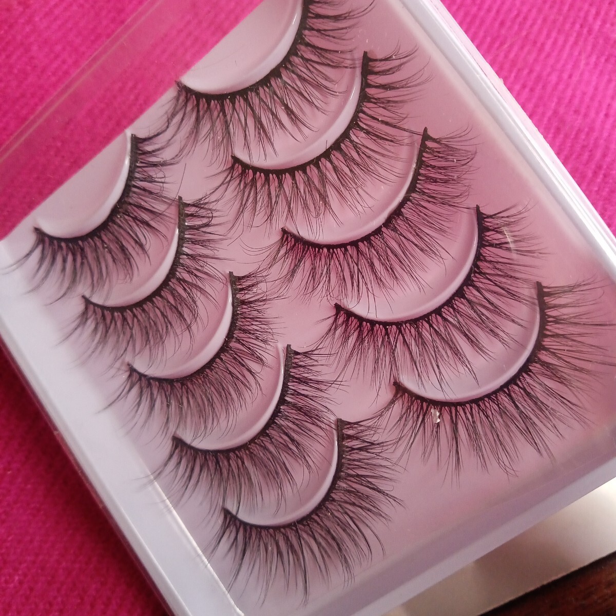 新品未使用　3Dミンクつけまつげ　ふわふわドーリーeyes つけまつげ５ペア
