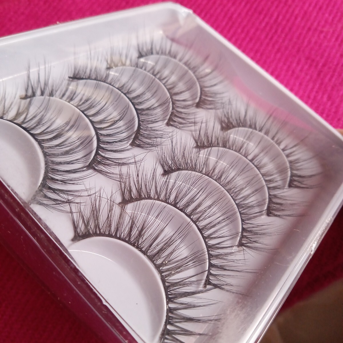 新品未使用　3Dミンクつけまつげ　ふわふわドーリーeyes つけまつげ５ペア