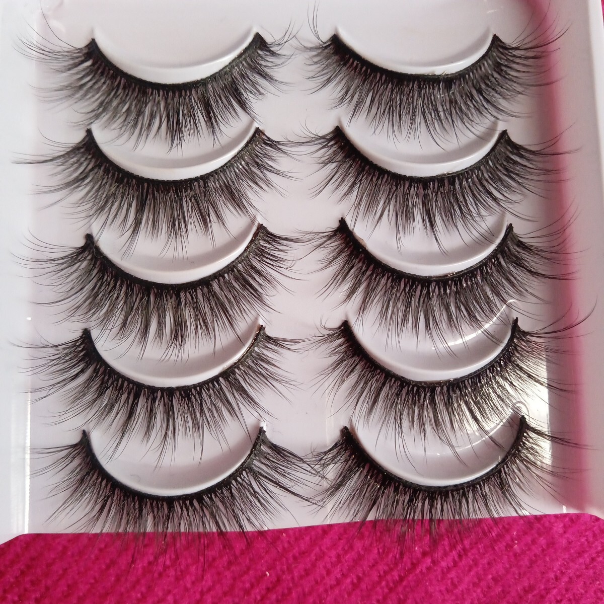 新品未使用　濃いめふわふわドーリーeyes　つけまつげ５ペア
