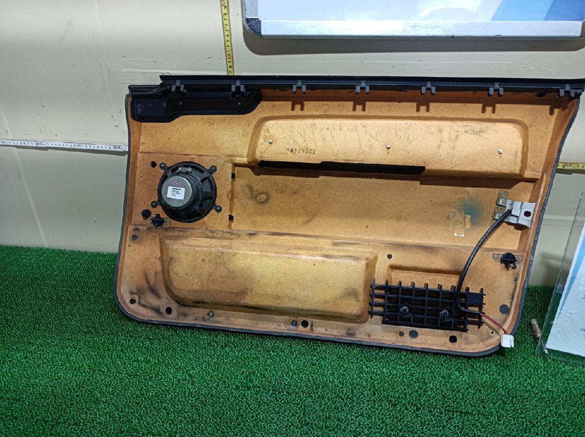 ボルボ 左 フロントドアトリム 940 エステート E-9B230W, 1998 #hyj NSP191541