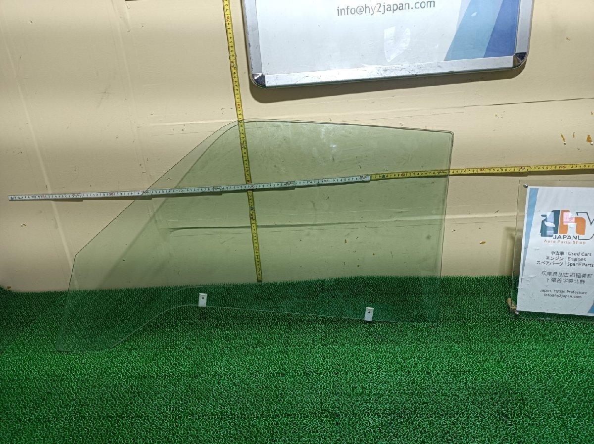 マツダ 右 フロントドアガラス ボンゴ TC-SK82V, 2006 #hyj NSP191298