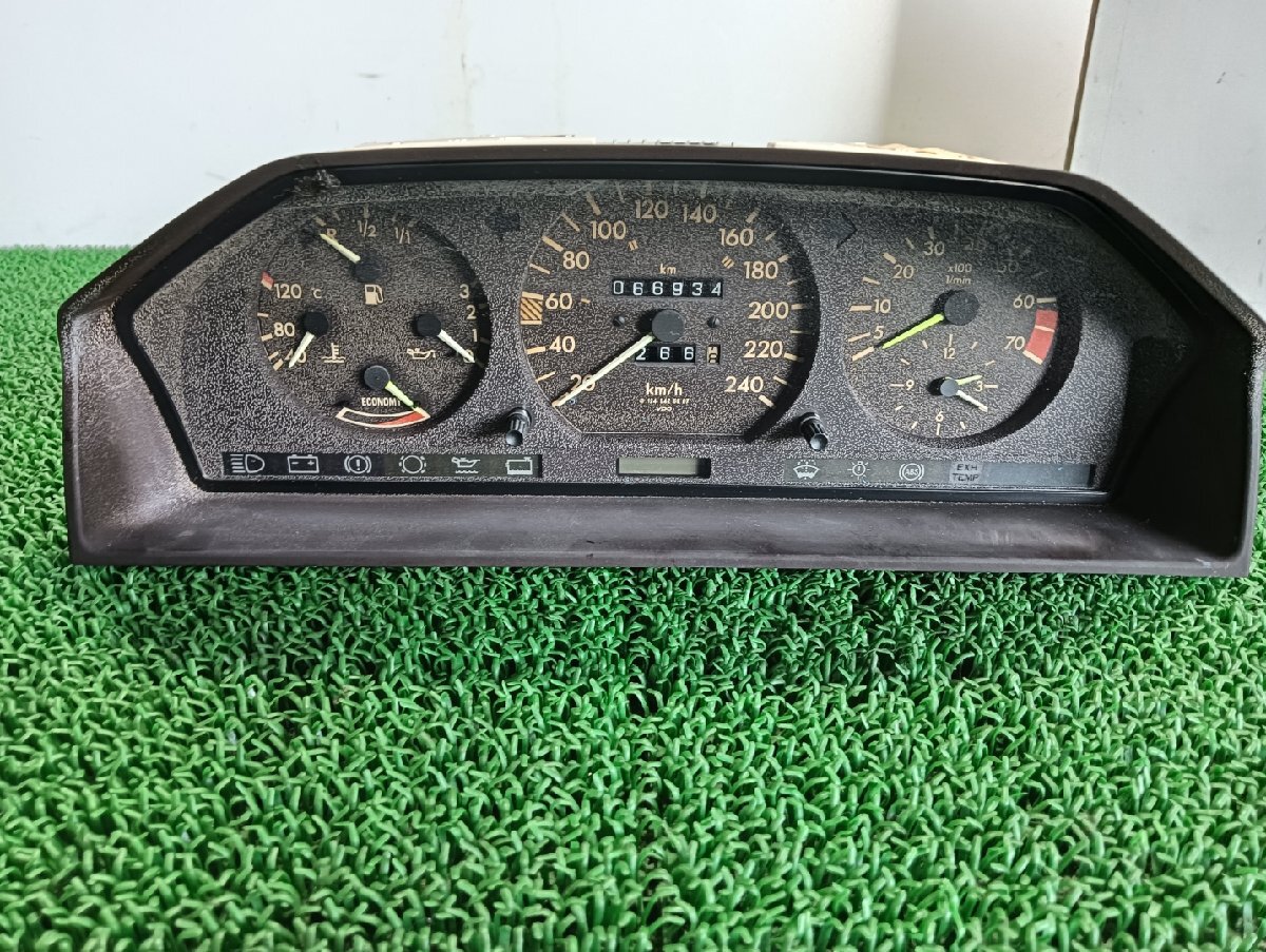 ベンツ スピードメーター 300E E-124030, 1989 #hyj NSP198717