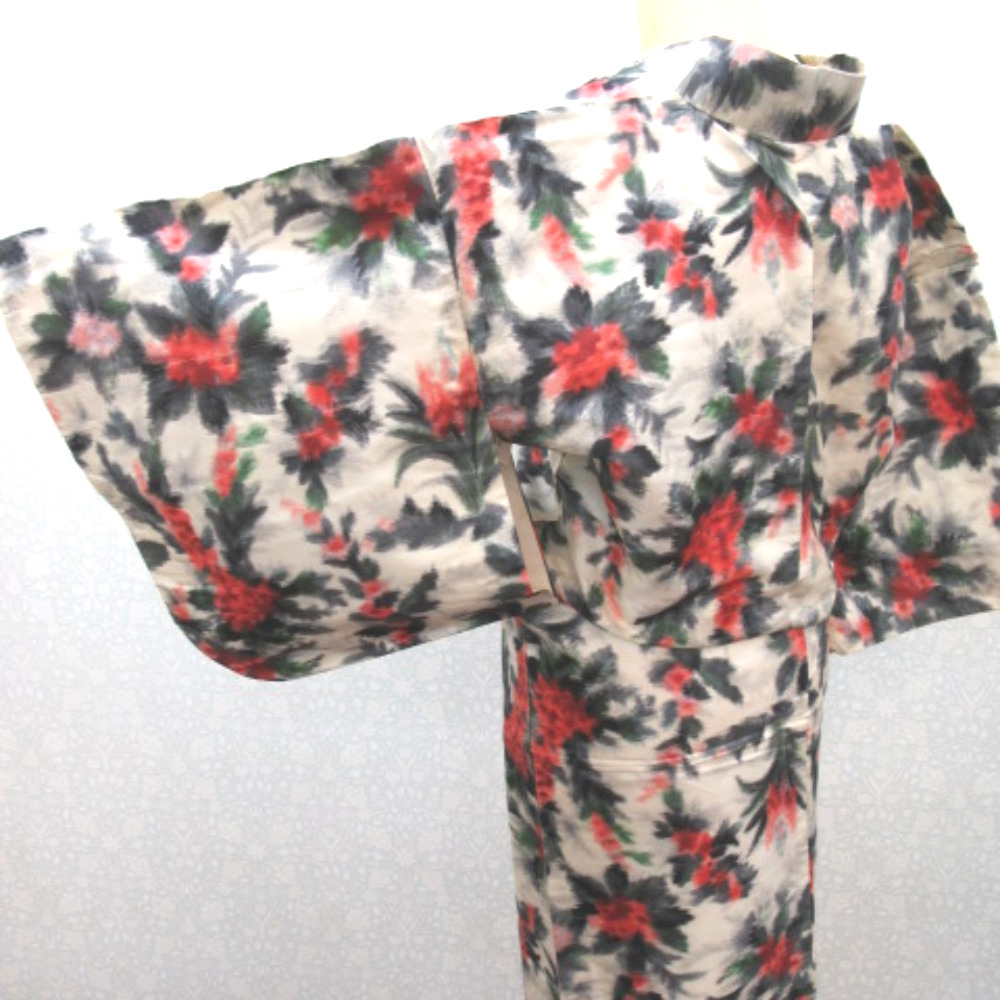 P-020 銘仙 アンティーク着物 しつけ糸 バチ衿 袷 P-020 銘仙 アンティーク着物 しつけ糸 バチ衿 袷 cocoroad_ki6635ab