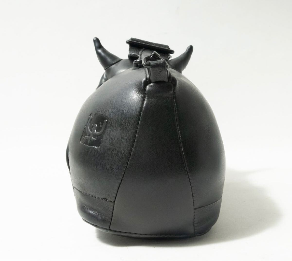 レア 廃盤 ZARA ザラ オックスシェイプ 牛型 ショルダーバッグ レア 廃盤 ZARA ザラ オックスシェイプ 牛型 ショルダーバッグ