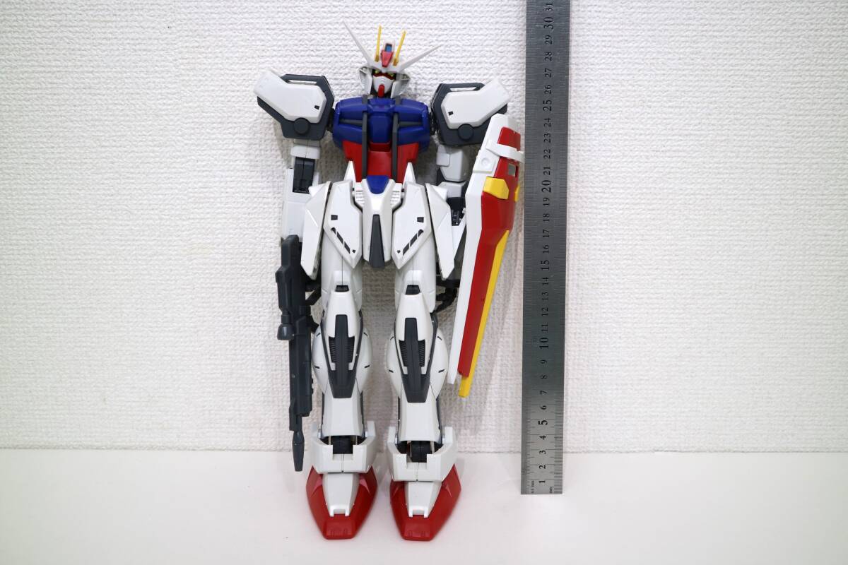 ガンプラ 完成品　1/60　全長：30cm　BANDAI 新機動戦記ガンダム　ENTRY GRADE ストライクガンダム