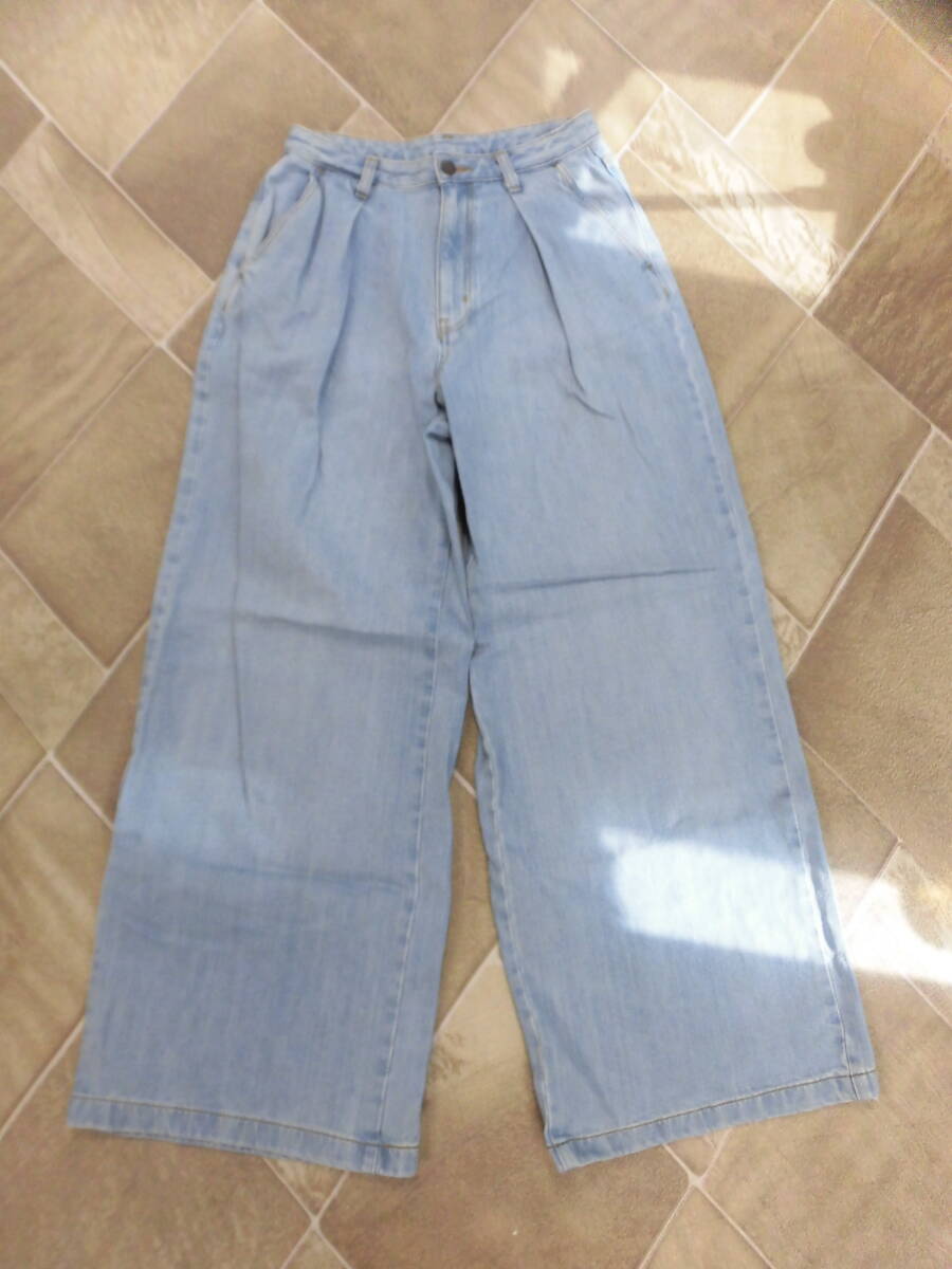 GU ワイドパンツ Lサイズ 薄い色_画像1