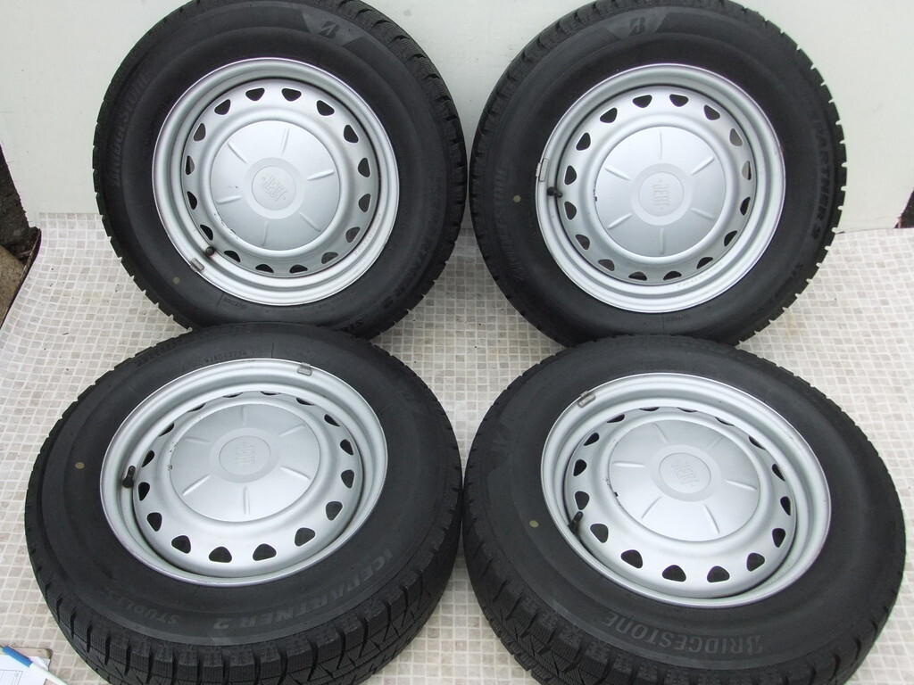 社外品 マルチ ノア VOXY プリウス ステップワゴン セレナ 6J 100/114.3 +45 2023年製 バリ溝 195/65R15 4本 C02