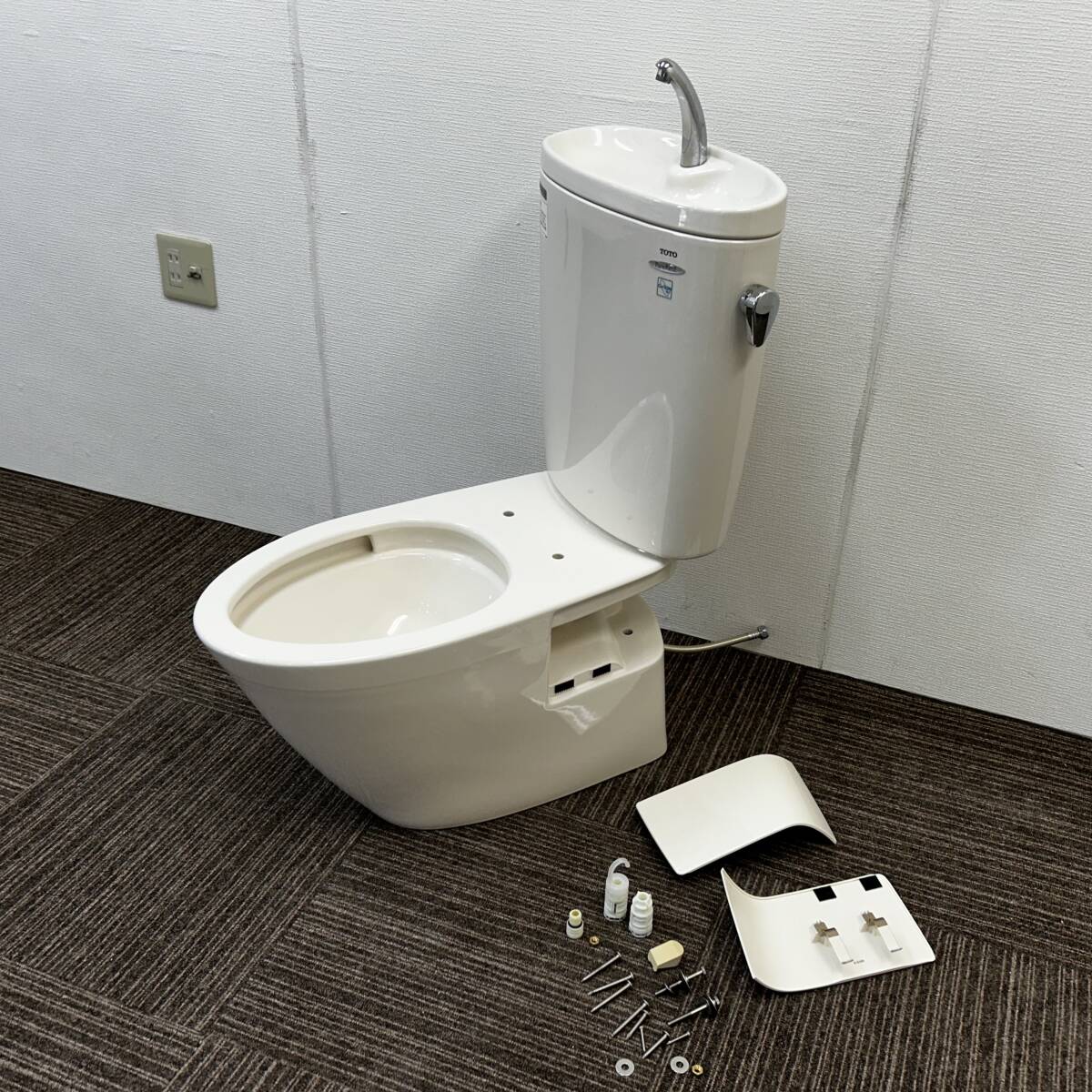 【美品】TOTO トイレ便器(床下排水)☆洋式便器「CS200BM」とタンク「SH111BAS」のセット☆#SC1(パステルアイボリー)☆直接引き取り限定