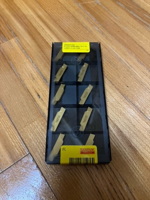 未使用 コロカット1・2 旋削加工用チップ N123H2-0400-0004-TM 未使用 コロカット1・2 旋削加工用チップ N123H2-0400-0004-TM