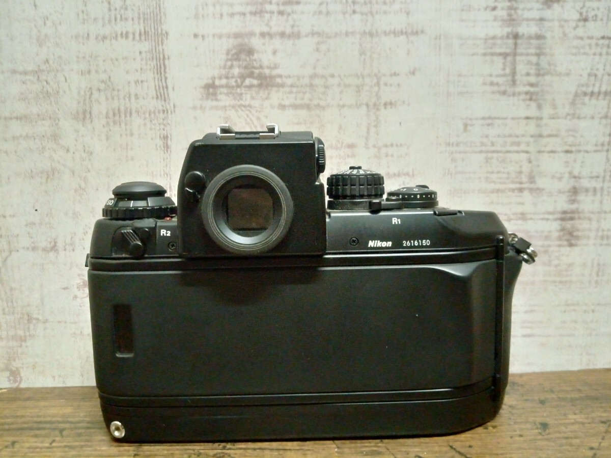 ジャンク Nikon F4 一眼 フィルム カメラ ボディ MB-21 ジャンク Nikon F4 一眼 フィルム カメラ ボディ MB-21
