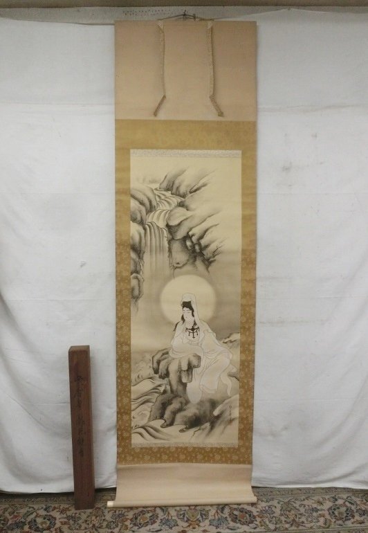 E2531 紫香銘 「瀧見観音」 肉筆絹本 掛軸 軸箱 仏画