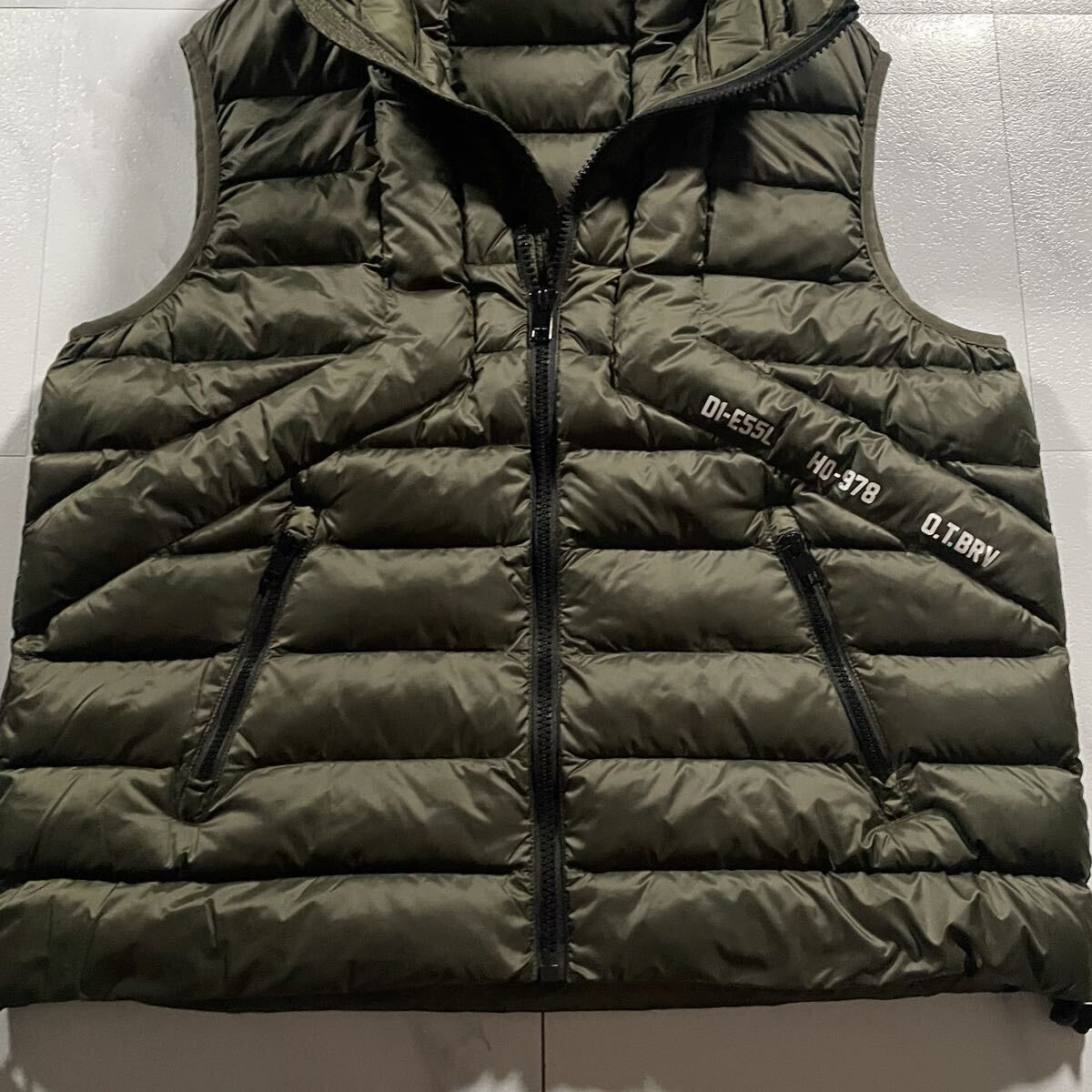 極美品/Lサイズ相当○DIESEL ディーゼル ダウンベスト ジップジャケット フード パーカー 重ね着 レイヤード 高機能中綿3M 腹部ロゴ カーキ(ジャンパー、ブルゾン)|売買されたオークション情報、Yahoo!オークション(旧ヤフオク!) の商品情報をアーカイブ公開 - オーク 極美品/Lサイズ相当○DIESEL ディーゼル ダウンベスト ジップジャケット フード パーカー 重ね着 レイヤード 高機能中綿3M 腹部ロゴ カーキ(ジャンパー、ブルゾン)|売買されたオークション情報、Yahoo!オークション(旧ヤフオク!) の商品情報をアーカイブ公開 - オーク