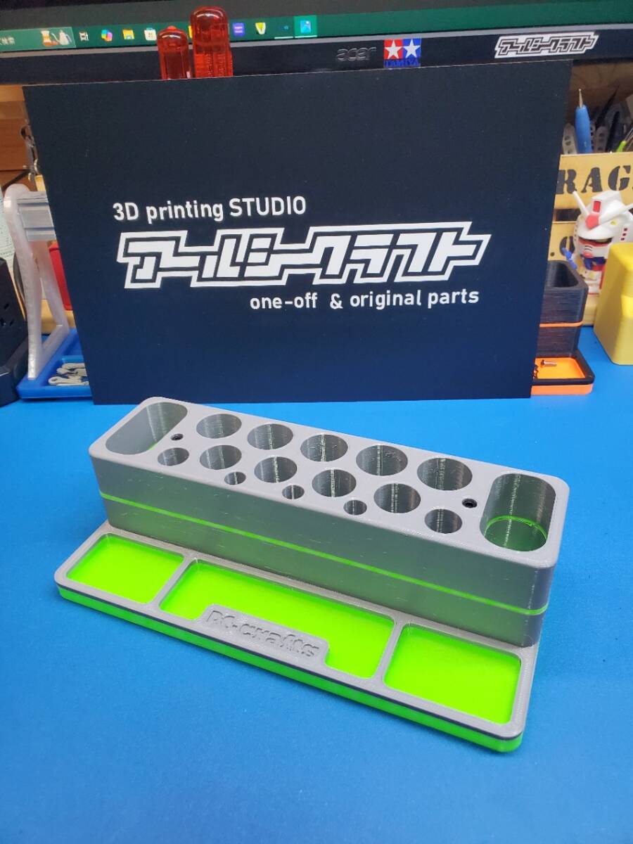 ラジコンツール＆バッテリースタンド　タミヤLF2200が両サイドに立てれます！　　蛍光グリーン/グレー