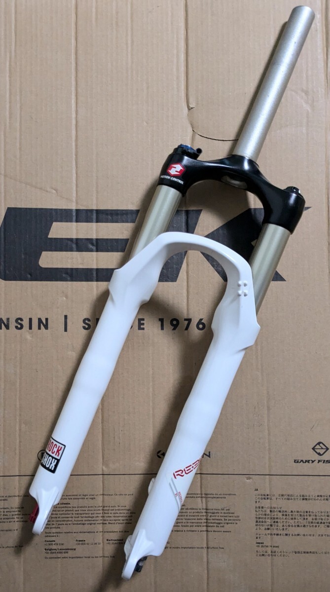 ROCKSHOX REBA SL 1610g 26インチ　　 QR motion-control 100mmストローク　リモートロックアウト　（sid/judy）