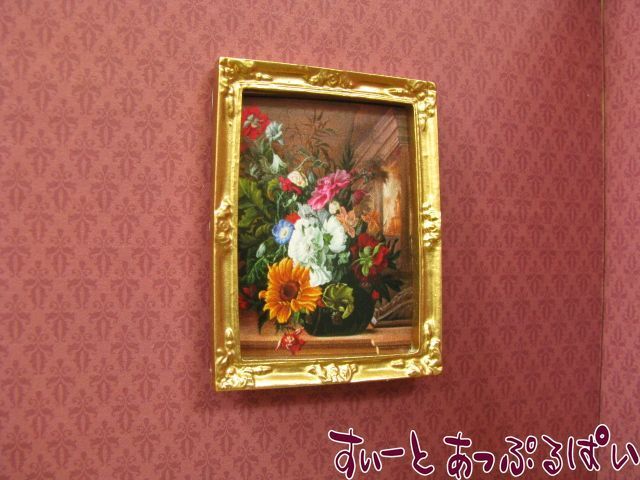 クリックポスト可 ミニチュア　素敵なお花のフレーム　その４　ひまわりアレンジ　42 ｘ 55 mm　ID23030　ドールハウス用_画像1