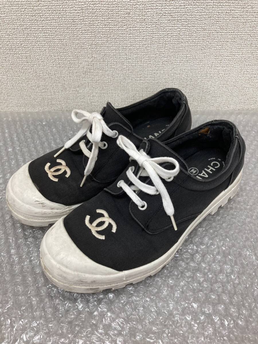 CHANEL ロゴ刺繍 スニーカー ブラック CHANEL ブラック ロゴ刺繍 スニーカー