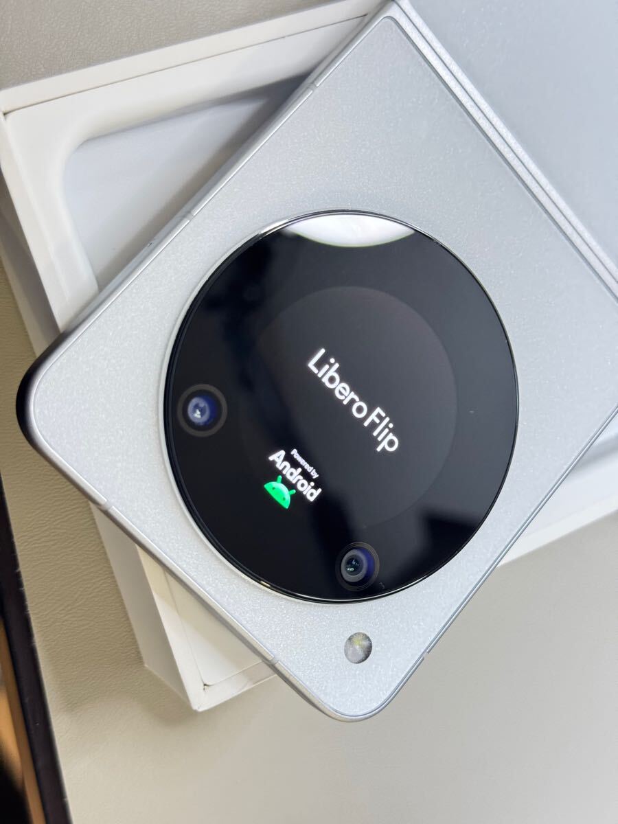 Android13】ZTE libero Flip 5G 折りたたみ スマホ ほぼ未使用 Android13】ZTE libero Flip 5G 折りたたみ スマホ ほぼ未使用