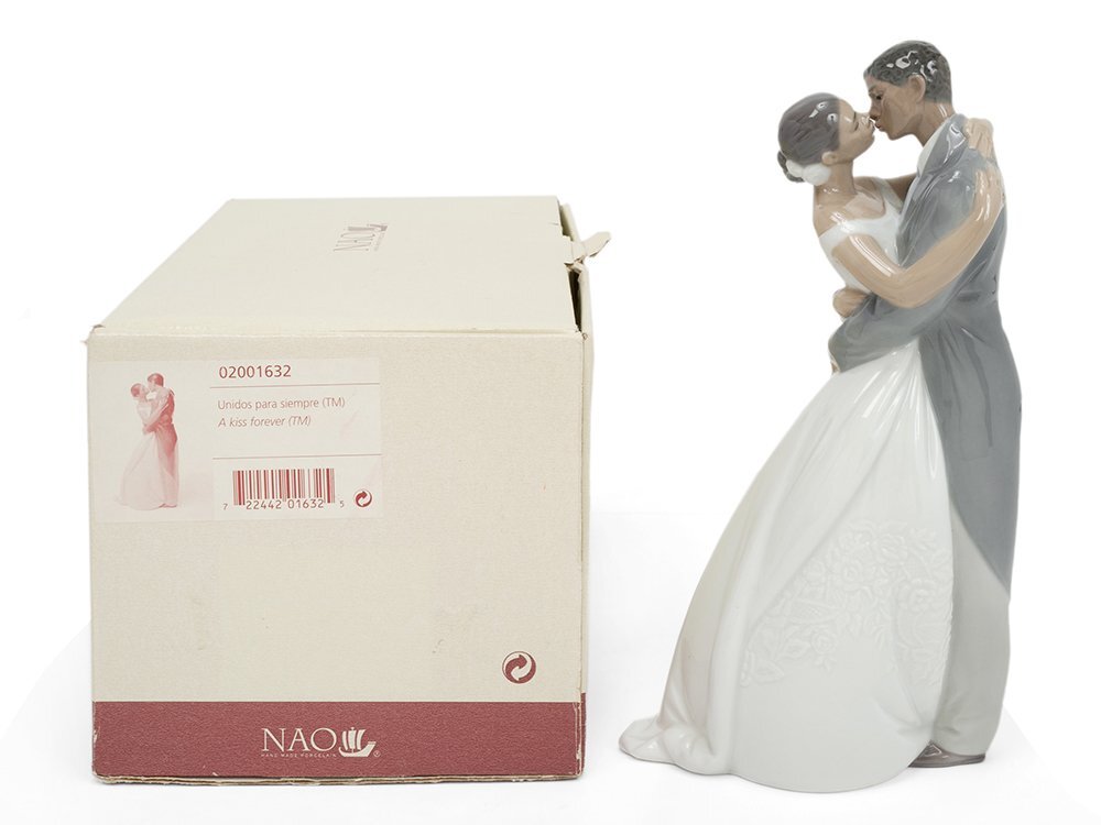 LLADRO NAO ナオ 永遠のキス / A Kiss Forever 02001632 陶器 フィギュリン リヤドロ【及川質店】