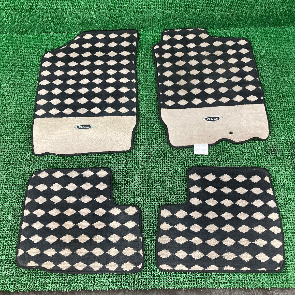 ♪♪ミラジーノ L700S フロアマット 一台分(W9347)♪♪