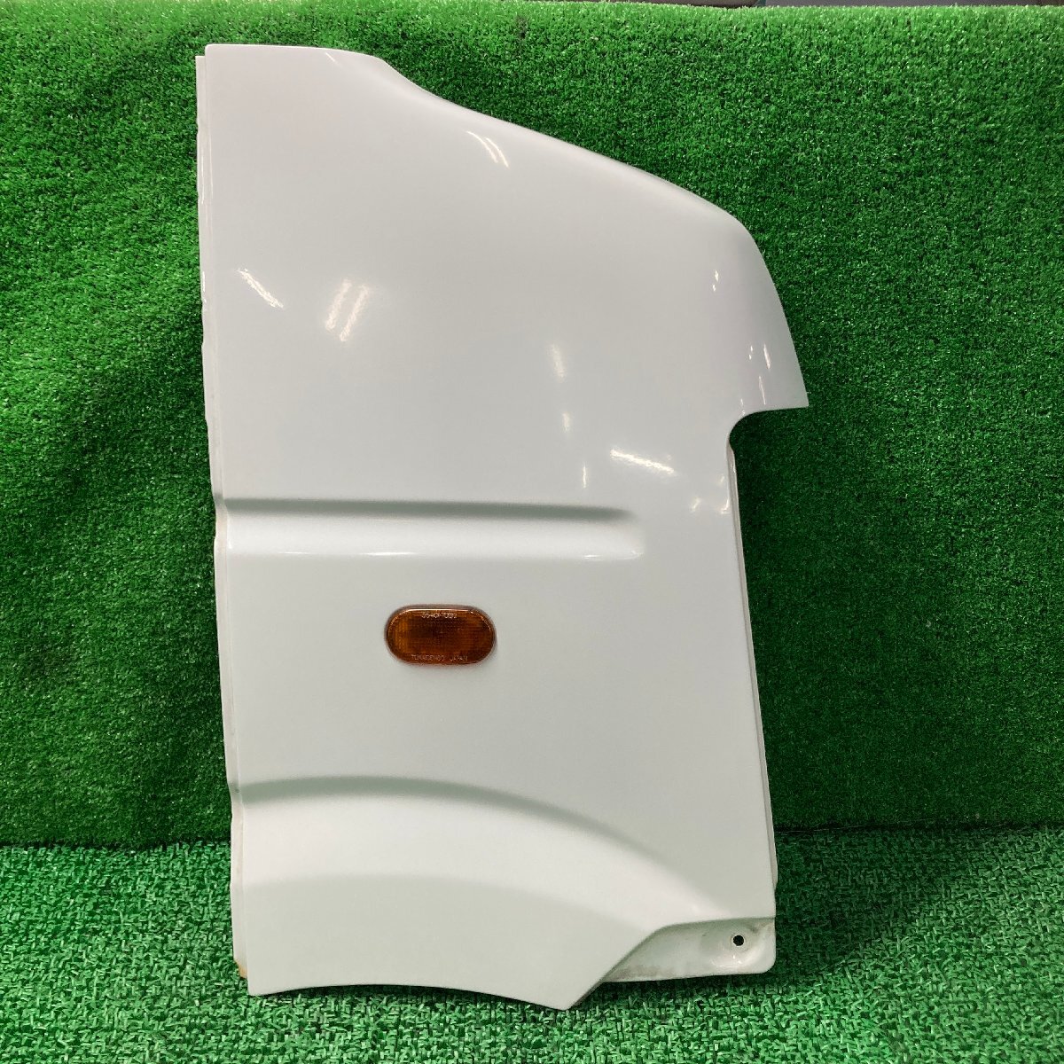 ♪♪スクラム KC DG63T 右 フェンダー サイドパネル カラー 26U ホワイト系(W10364)♪♪