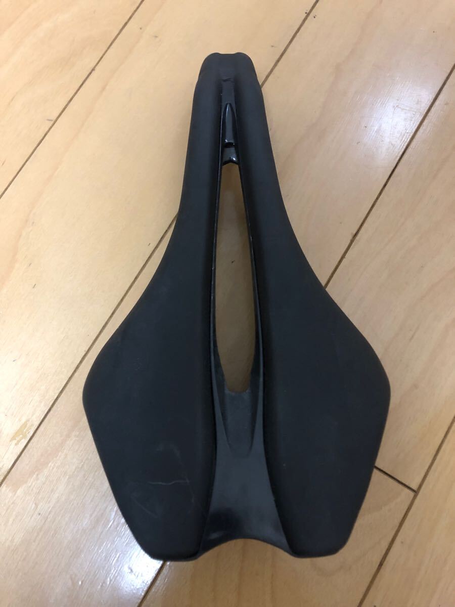 TNI軽量カーボンレールショートタイプサドル ショートノーズサドル