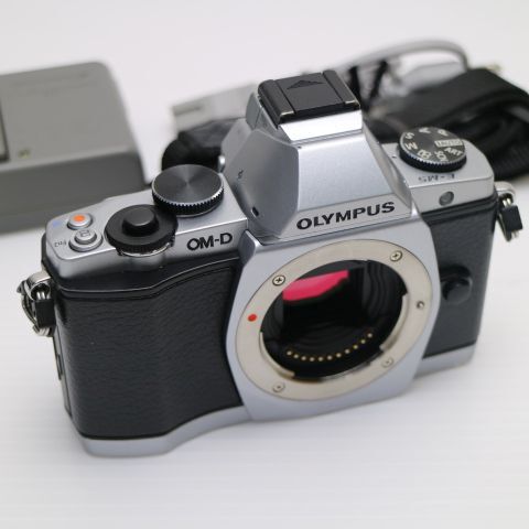 美品 E-M5 シルバー ボディ 即日発送 デジ1 OLYMPUS デジタルカメラ 本体 あすつく 土日祝発送OK