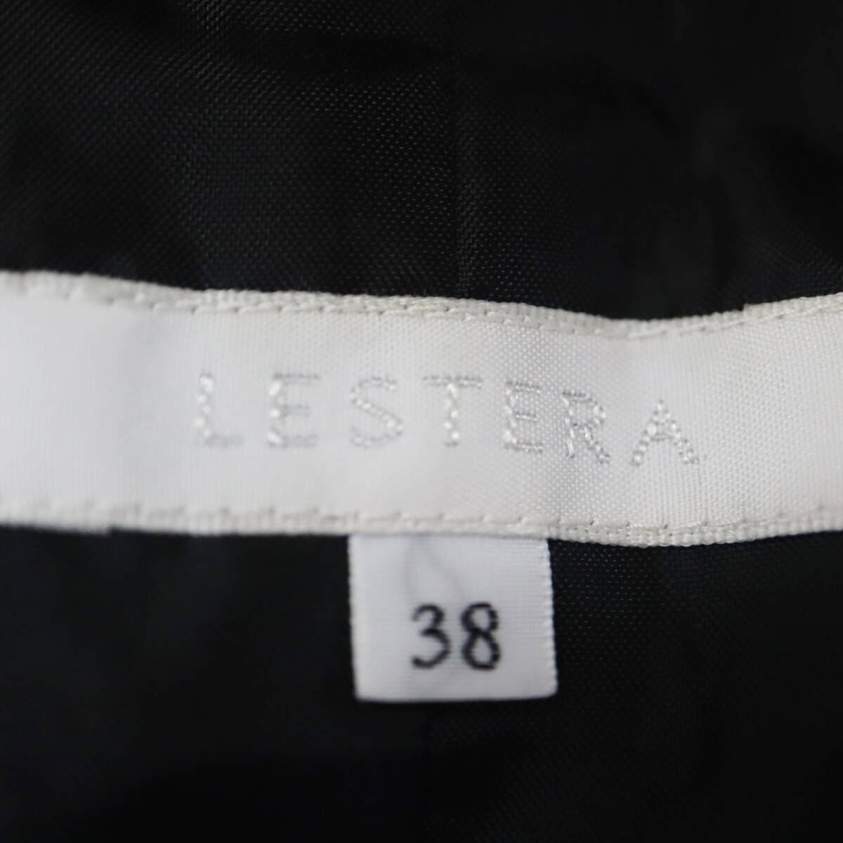 w1087 スカート　ひざ丈　ティアード　黒　ブラック　9号　秋冬　中古品　USED　ｗ64～66　レナウン　レステラ　わけあり_画像4