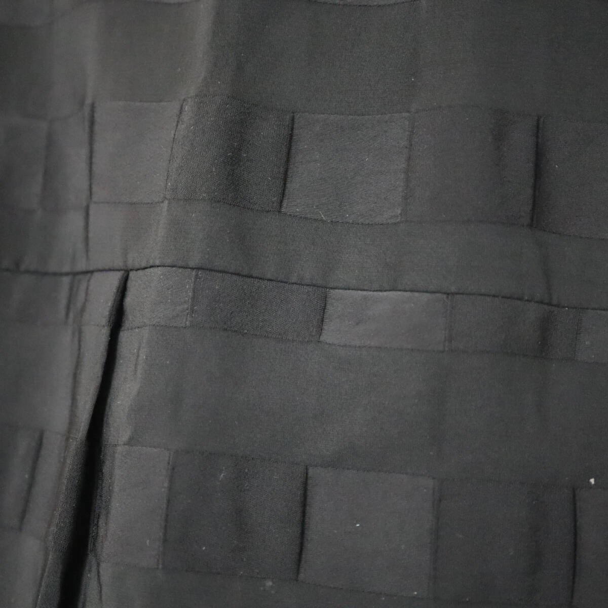 w1087 スカート　ひざ丈　ティアード　黒　ブラック　9号　秋冬　中古品　USED　ｗ64～66　レナウン　レステラ　わけあり_画像2