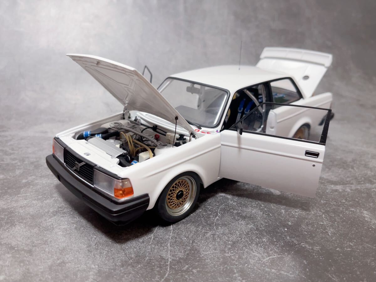 1/18 AUTOart オートアートVOLVO ボルボ 850 T-5R SEDAN 1995 1/18 AUTOart オートアートVOLVO ボルボ 850 T-5R SEDAN 1995