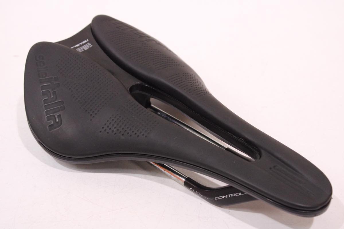 ☆selle ITALIA セライタリア NOVUS EVO SUPER FLOW サドル FLEX ☆selle ITALIA セライタリア NOVUS EVO SUPER FLOW サドル FLEX
