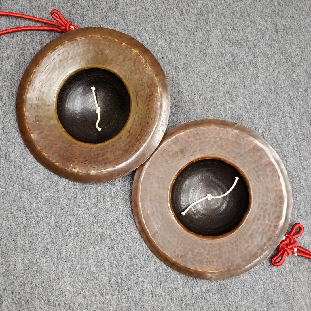 Yahoo!オークション - 寺院仏具 妙鉢 半双(2枚) 金竜子 法具 Yahoo!オークション - 寺院仏具 妙鉢 半双(2枚) 金竜子 法具