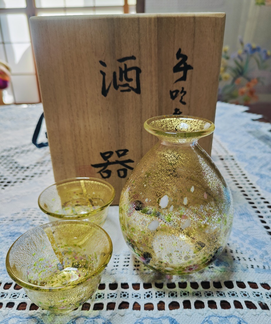 送料無料】黒木国昭 手吹きガラス酒器 金彩 光琳 (光琳・琳派 送料無料】黒木国昭 手吹きガラス酒器 金彩 光琳 (光琳・琳派